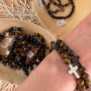 bracelet pierres naturelles oeil de tigre et agate noire avec croix énergie confiance en soi protection